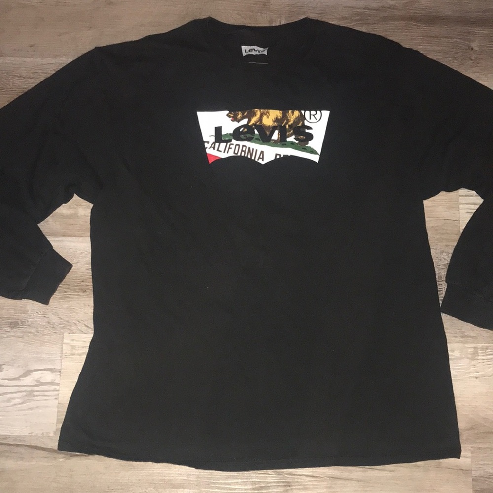 Levi’s black long sleeves California bear tshirt size XL